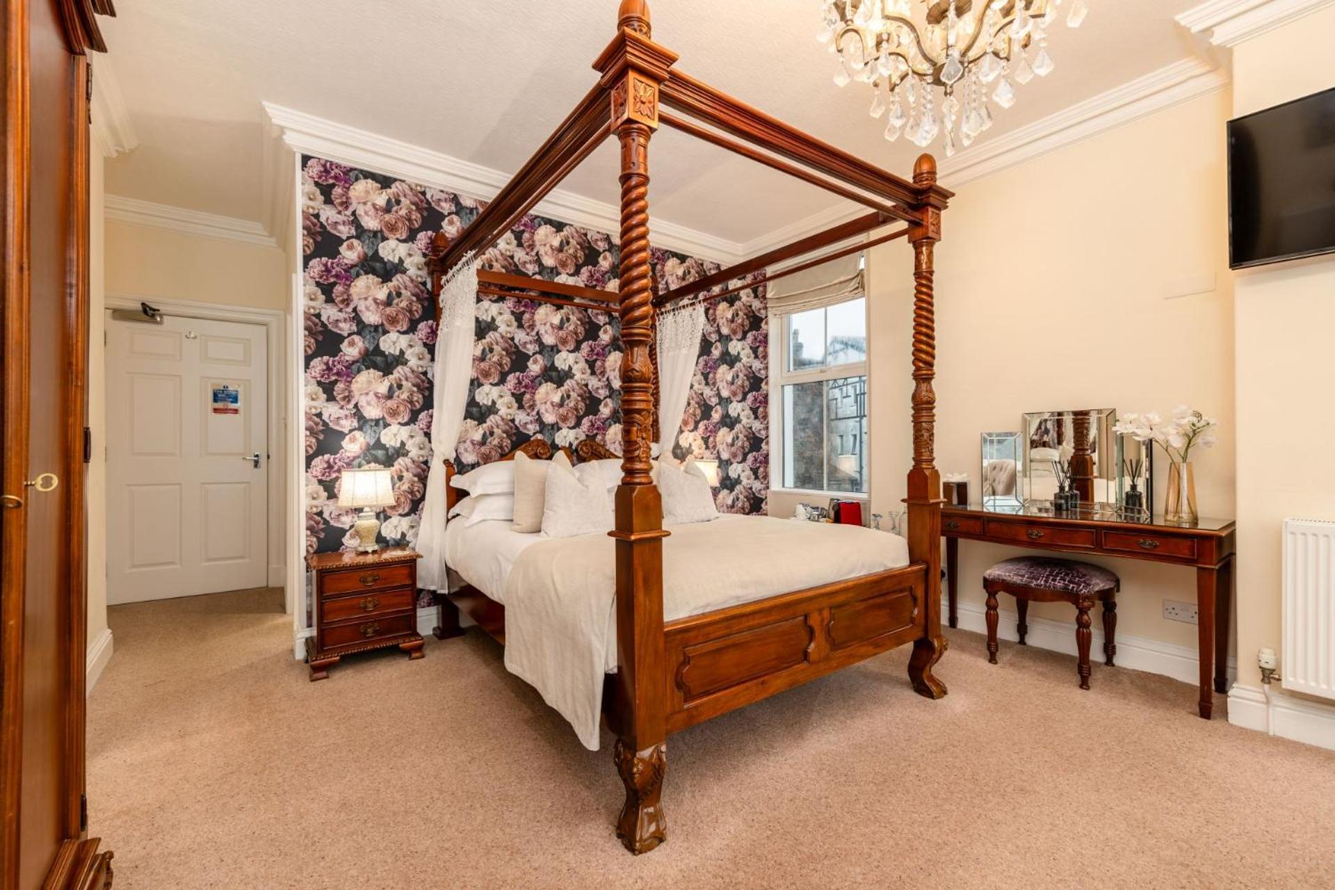 Wheatlands Lodge-Windermere - Guest House Of The Year 2024 - Adult Only - Free Car Park Exterior photo