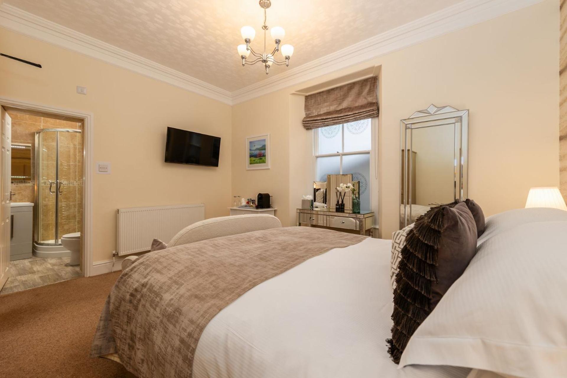 Wheatlands Lodge-Windermere - Guest House Of The Year 2024 - Adult Only - Free Car Park Exterior photo
